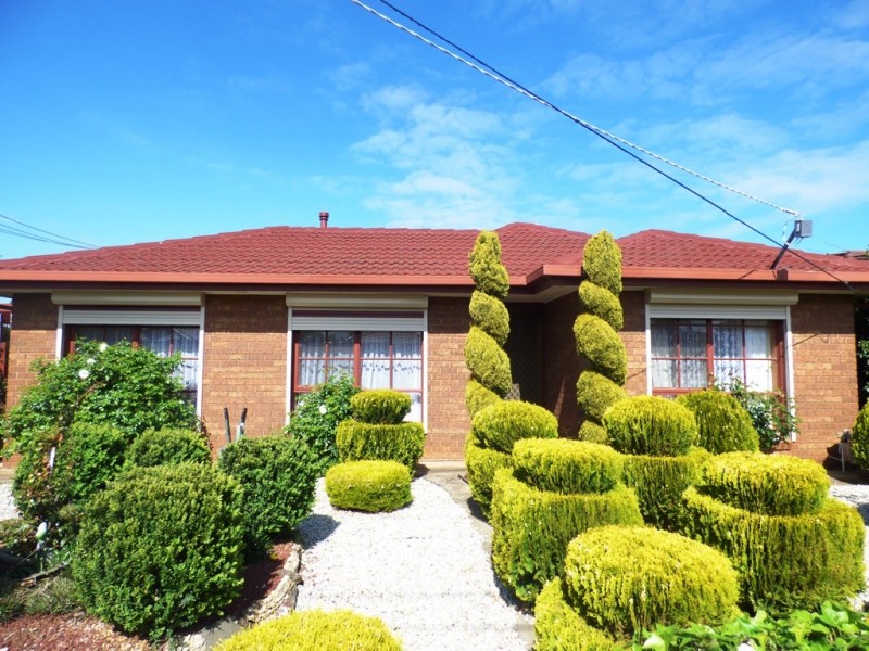 8 Strickland Avenue, Hoppers Crossing VIC 3029