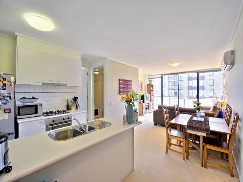 REF 031603/28 Bank Street, South Melbourne VIC 3205