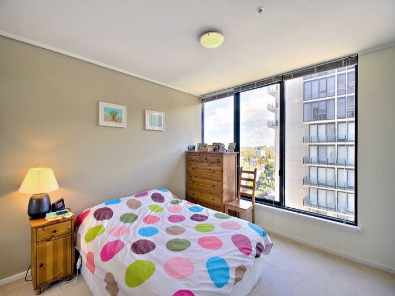 REF 031603/28 Bank Street, South Melbourne VIC 3205
