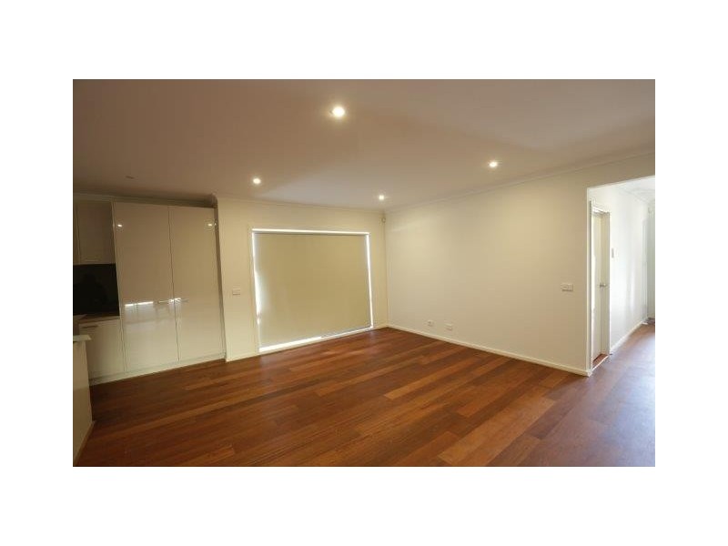 37 Noorat Place, Cranbourne North VIC 3977