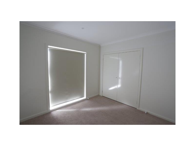 37 Noorat Place, Cranbourne North VIC 3977