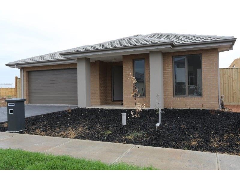 27 Yarkon Way, Point Cook VIC 3030