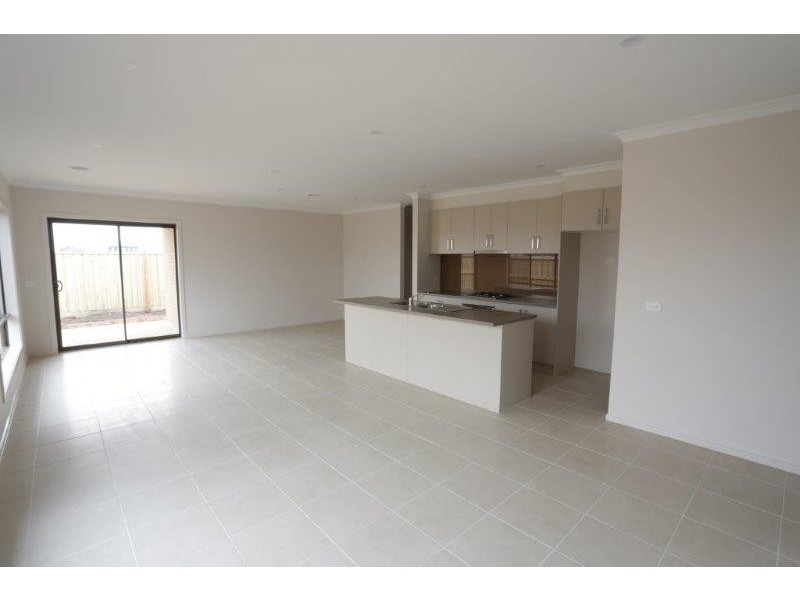 27 Yarkon Way, Point Cook VIC 3030