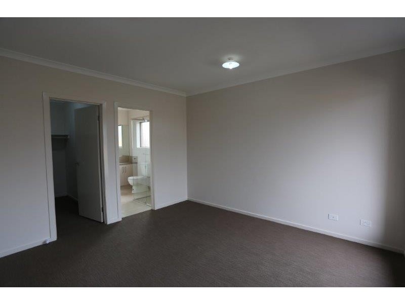 27 Yarkon Way, Point Cook VIC 3030
