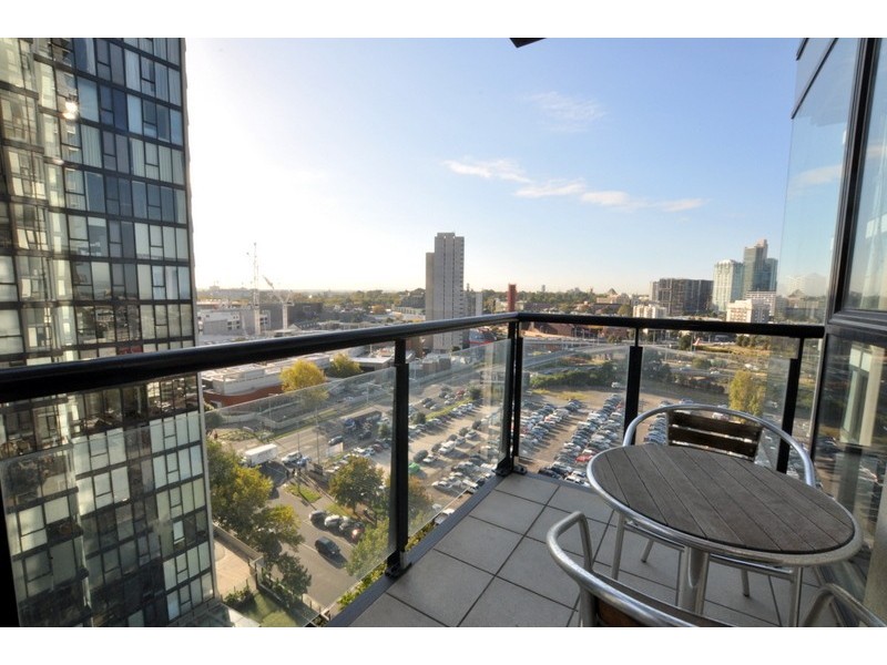 REF 03246/100 Kavanagh Street, Southbank VIC 3006