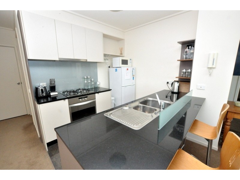 REF 03246/100 Kavanagh Street, Southbank VIC 3006