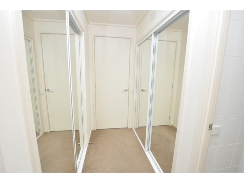 REF 03246/100 Kavanagh Street, Southbank VIC 3006
