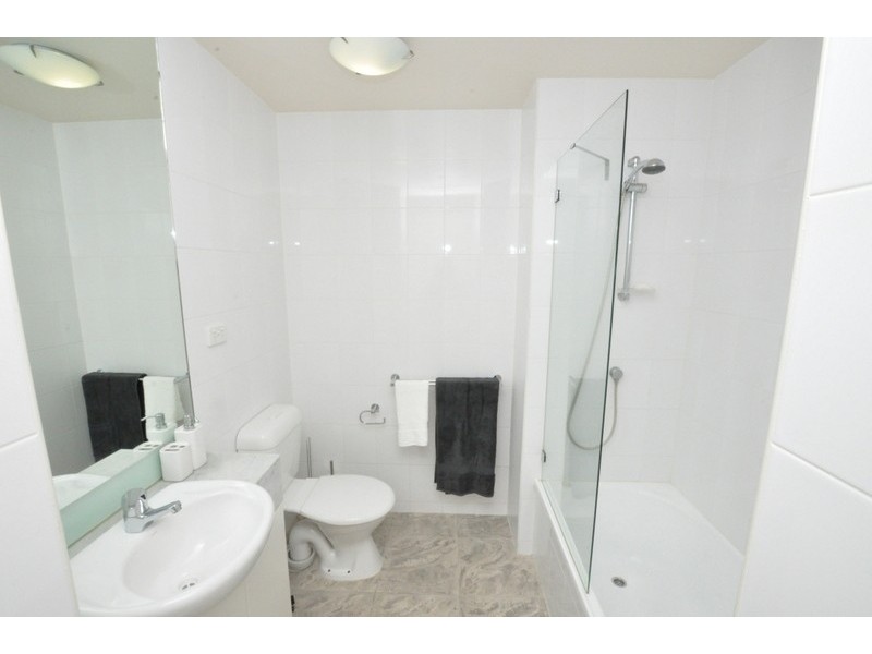 REF 03246/100 Kavanagh Street, Southbank VIC 3006