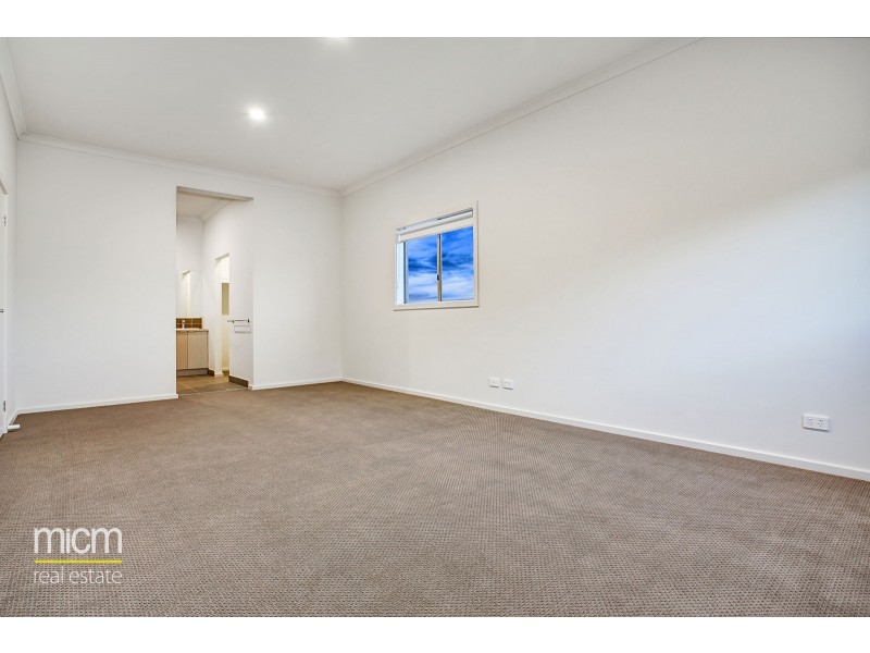 21 Wingfield Parkway, Williams Landing VIC 3027