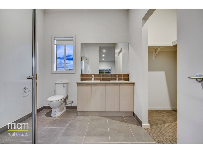 21 Wingfield Parkway, Williams Landing VIC 3027