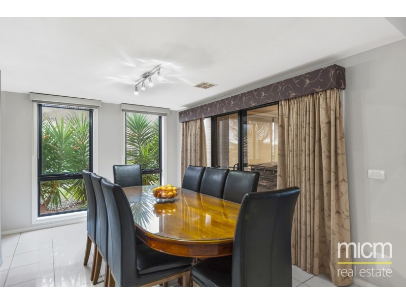 12 Cremorne Street, Sanctuary Lakes VIC 3030