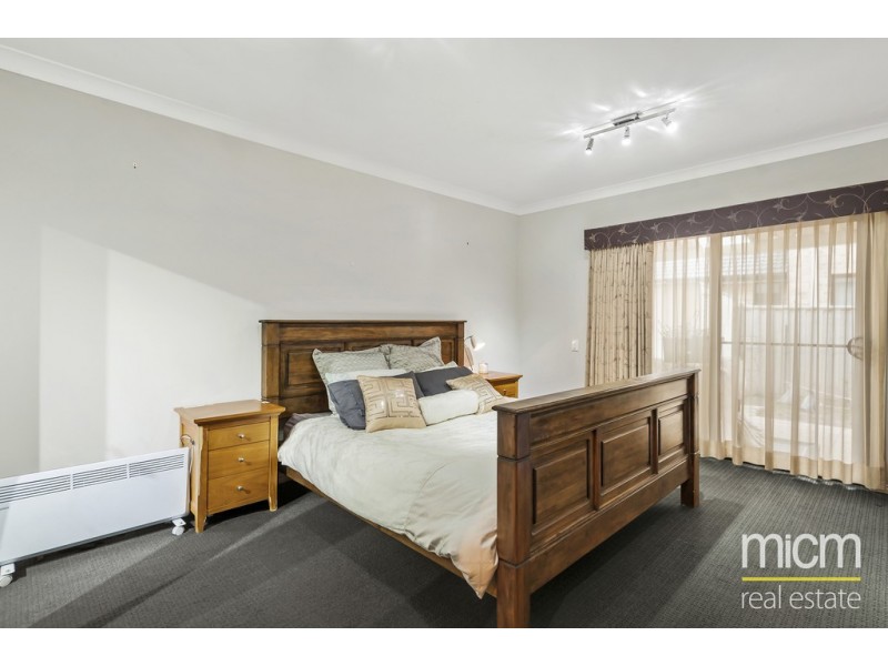 12 Cremorne Street, Sanctuary Lakes VIC 3030