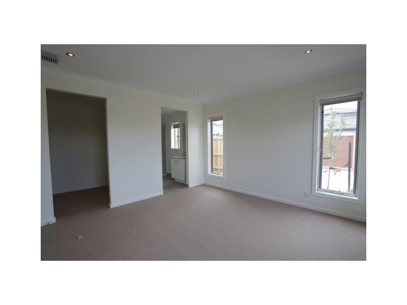 22 Payson Drive, Point Cook VIC 3030