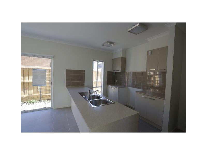 29 Stoneleigh Circuit, Williams Landing VIC 3027