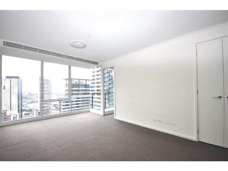 REF 033006/63 Whiteman Street, Southbank VIC 3006