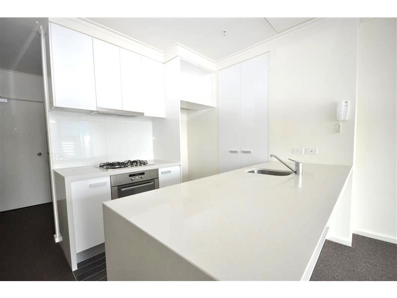 REF 033006/63 Whiteman Street, Southbank VIC 3006