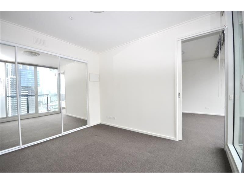 REF 033006/63 Whiteman Street, Southbank VIC 3006