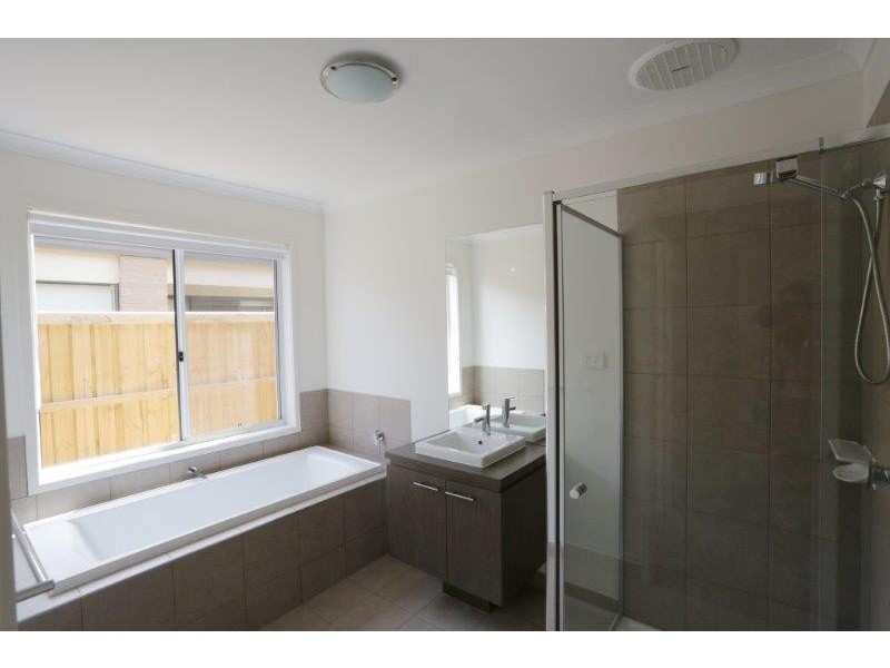 10 Sound Way, Point Cook VIC 3030