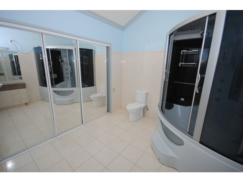 5 Nicholson Place, Melbourne VIC 3000