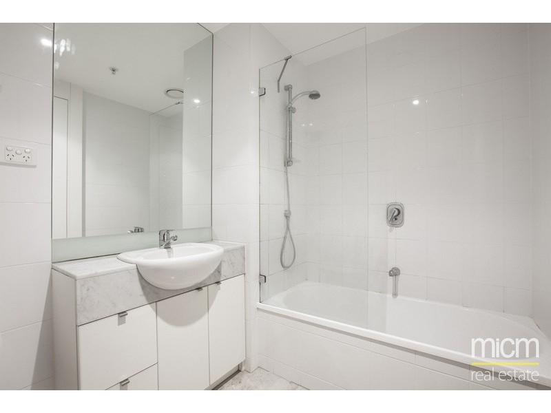 REF 040330/173 City Road, Southbank VIC 3006