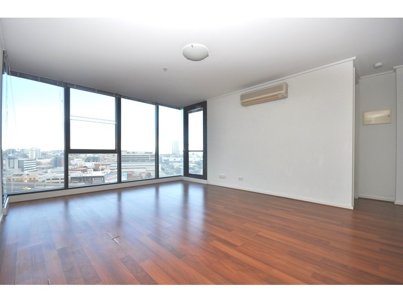 REF 040526/99 Whiteman Street, Southbank VIC 3006