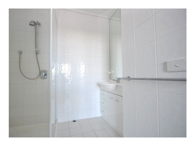 REF 040526/99 Whiteman Street, Southbank VIC 3006