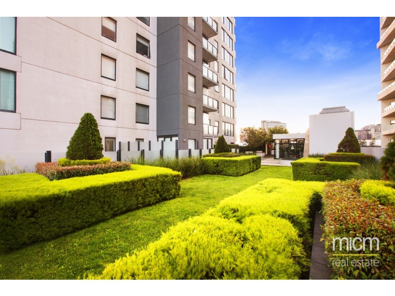 REF 040526/99 Whiteman Street, Southbank VIC 3006