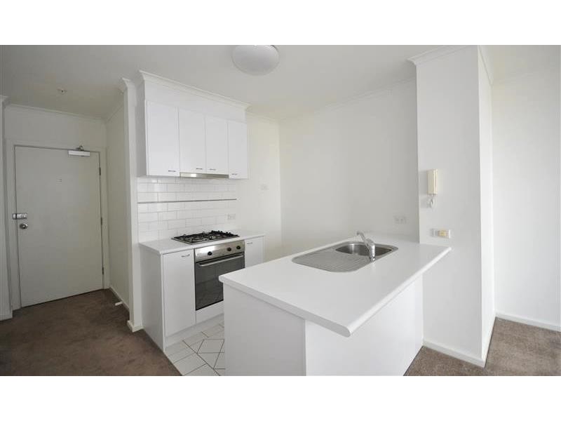 REF 040772/79 Whiteman Street, Southbank VIC 3006