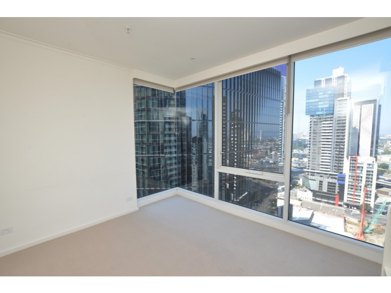 REF 040723/63 Whiteman Street, Southbank VIC 3006