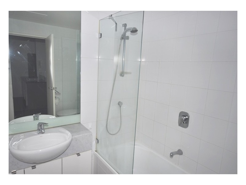 REF 040747/173 City Road, Southbank VIC 3006