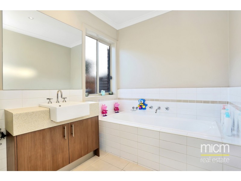 11 Cooinda way, Point Cook VIC 3030