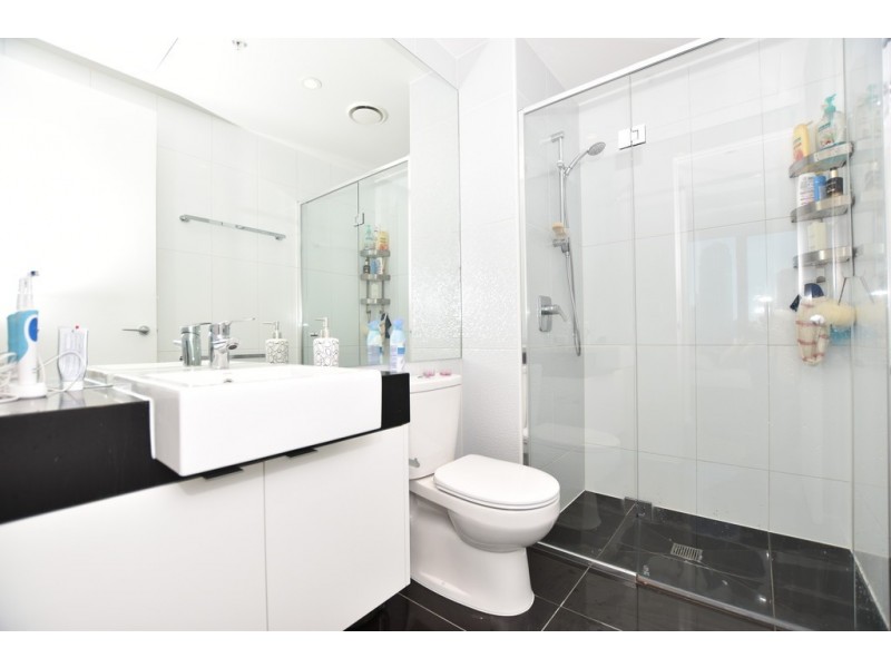 REF 040738/151 City Road, Southbank VIC 3006
