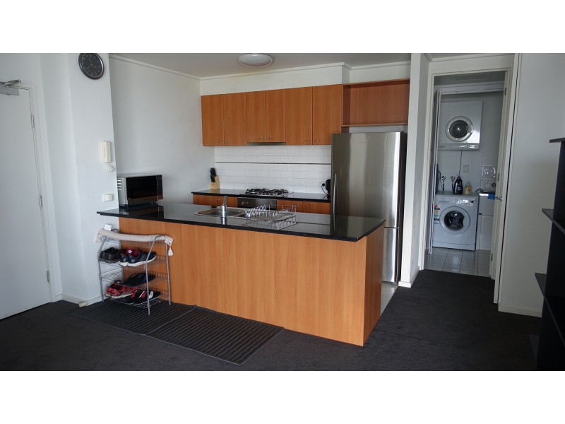 79/99 Whiteman Street, Southbank VIC 3006