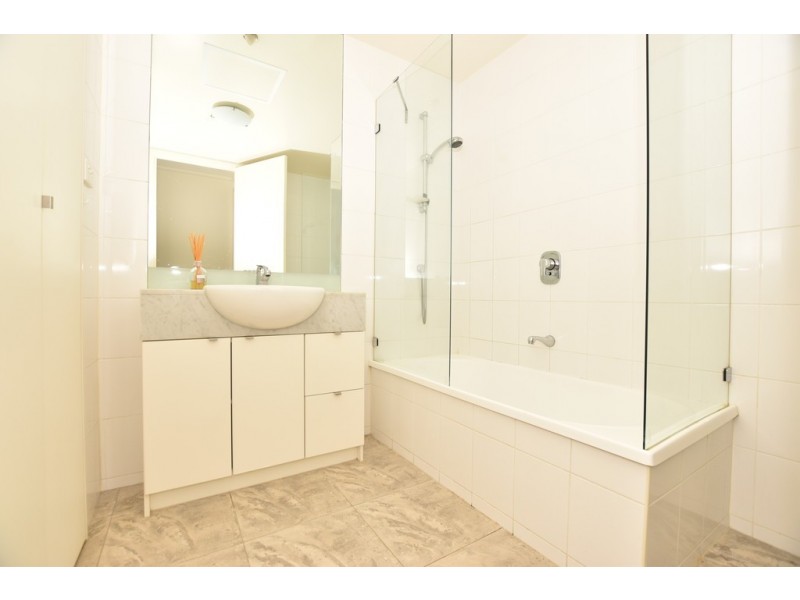 REF 041032/100 Kavanagh Street, Southbank VIC 3006