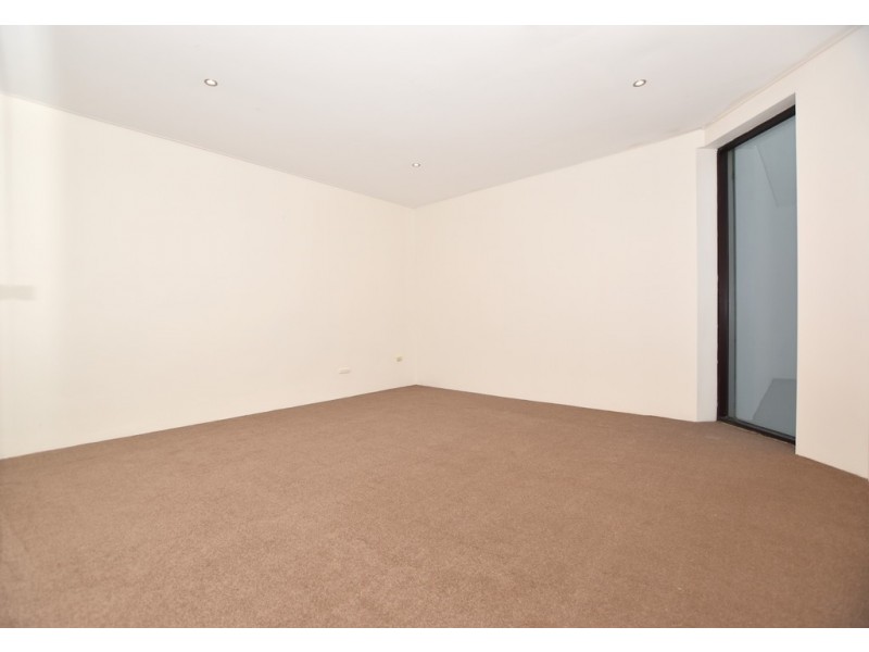 2B/29 Queens Road, Melbourne VIC 3004