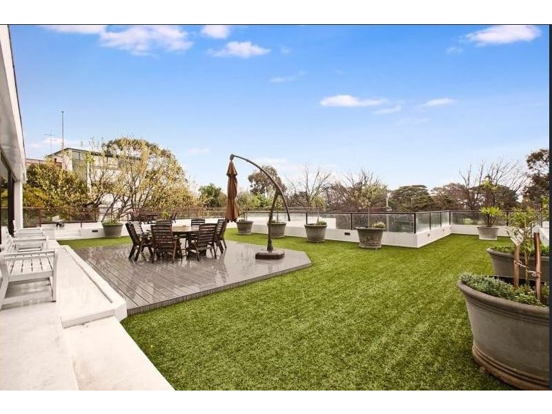 2B/29 Queens Road, Melbourne VIC 3004