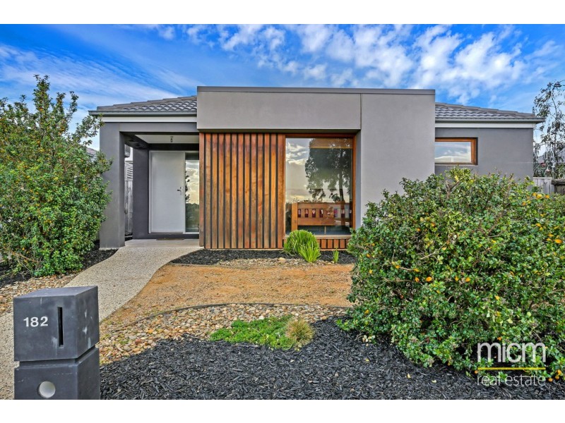 182 Saltwater Promenade, Point Cook VIC 3030