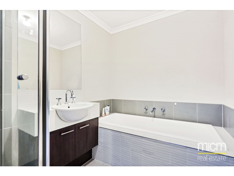 182 Saltwater Promenade, Point Cook VIC 3030