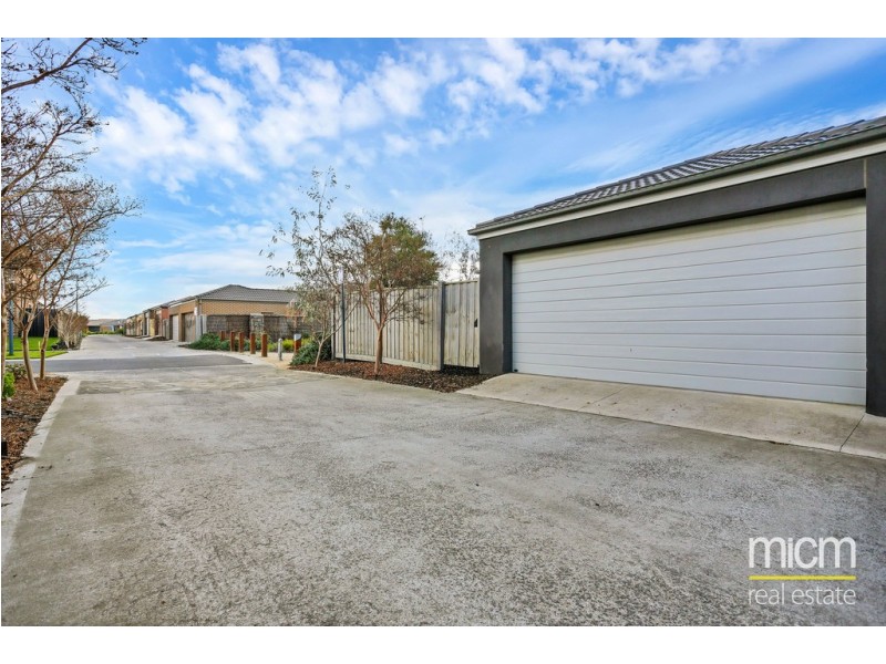 182 Saltwater Promenade, Point Cook VIC 3030