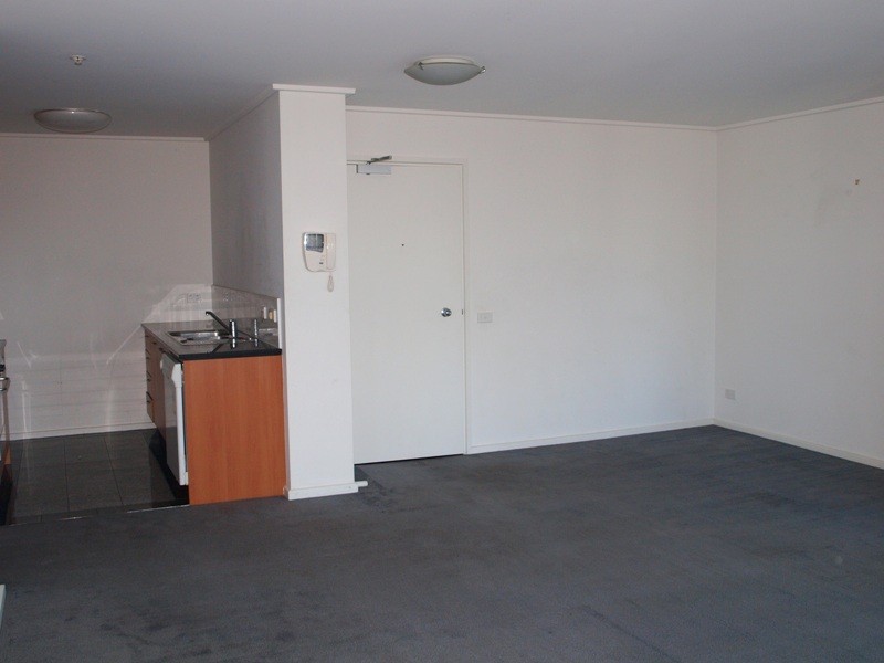 REF 041303/163 City Road, Southbank VIC 3006