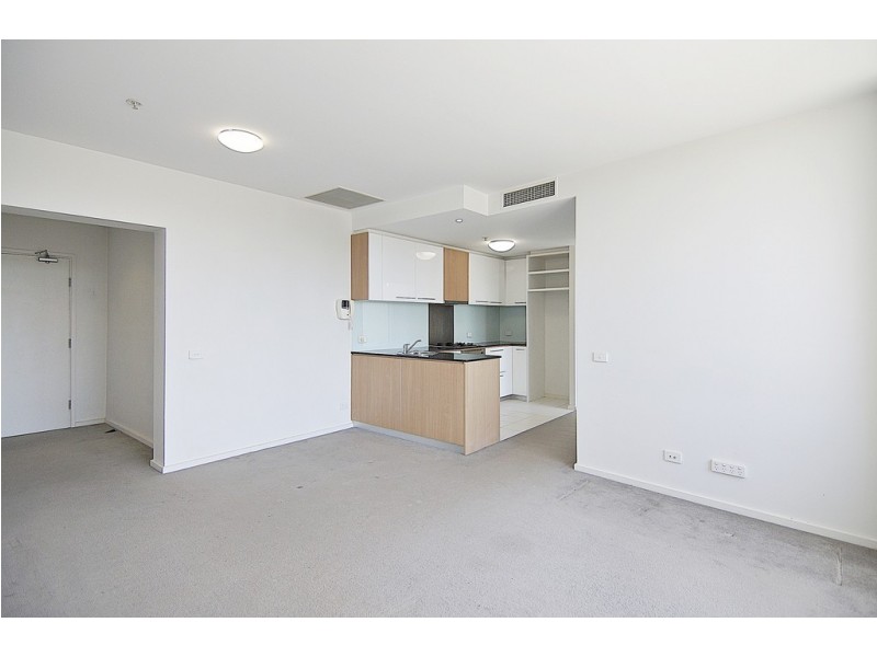 REF 041202/82 Queens Road, Melbourne VIC 3000