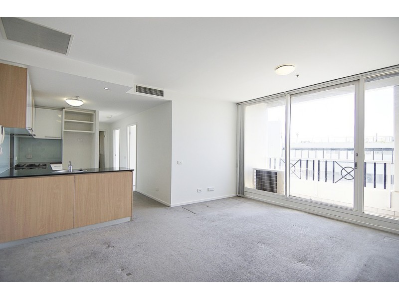 REF 041202/82 Queens Road, Melbourne VIC 3000