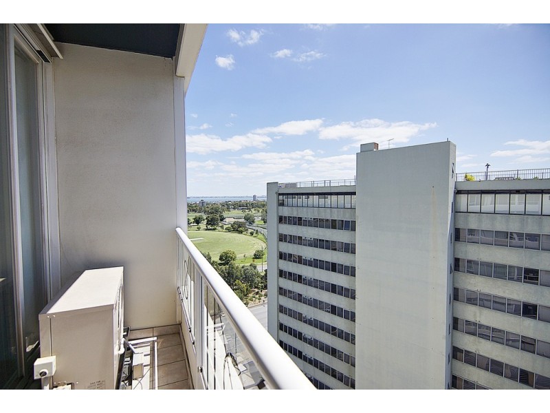 REF 041202/82 Queens Road, Melbourne VIC 3000