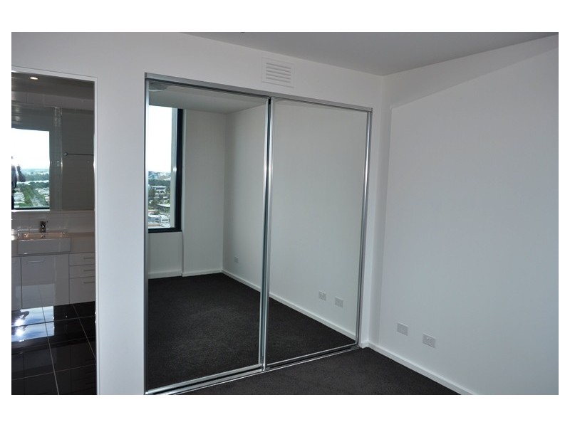 REF 041323/241 City Road, Southbank VIC 3006