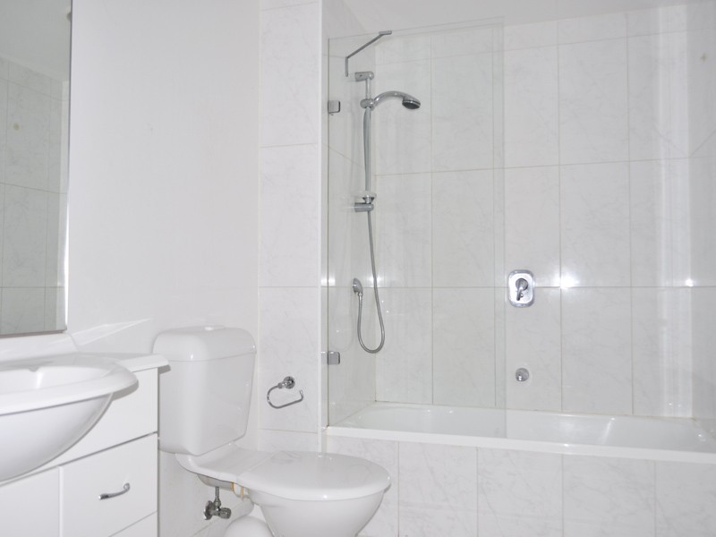 REF 041938/22 Kavanagh Street, Southbank VIC 3006