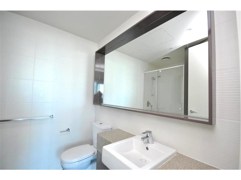 REF 04208/180 City Road, Southbank VIC 3006