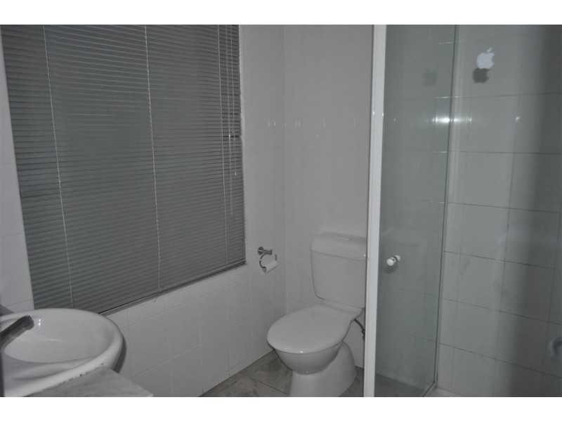 REF 042171/183 City Road, Southbank VIC 3006