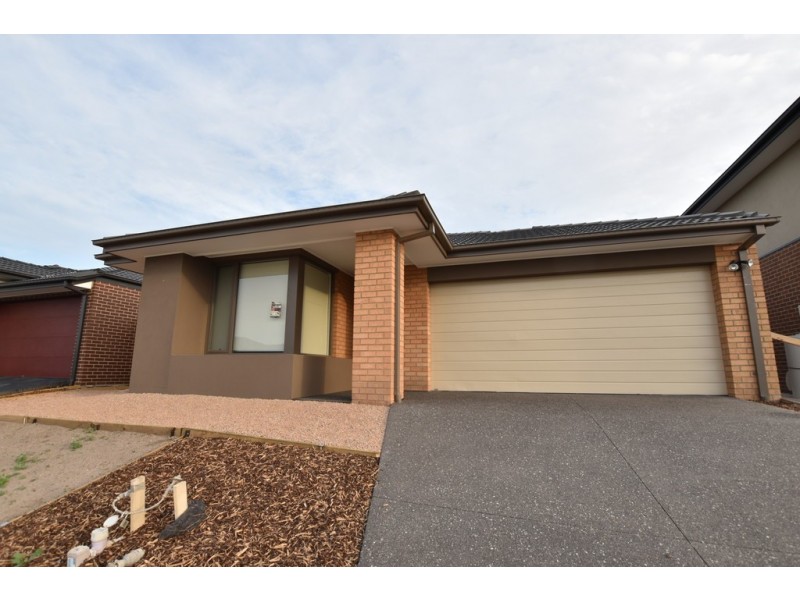 26 Teneriffe Street, Cranbourne North VIC 3977