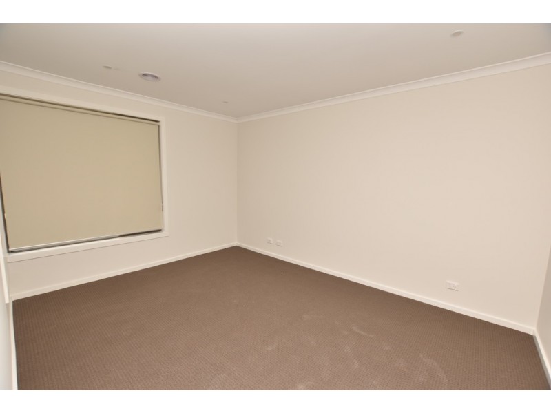 26 Teneriffe Street, Cranbourne North VIC 3977