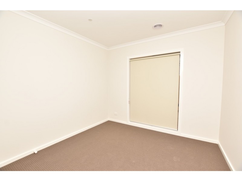 26 Teneriffe Street, Cranbourne North VIC 3977